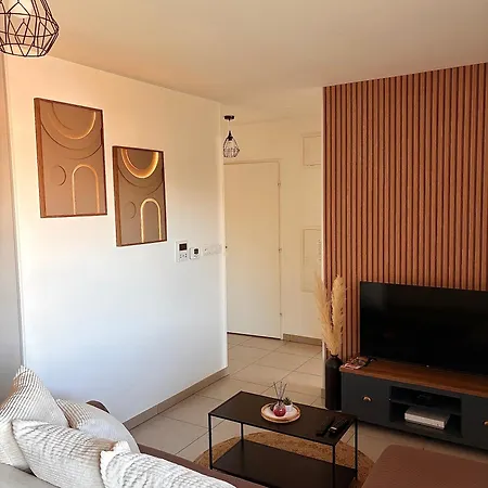 Apartment Elegant Avec Terrasse & Vue Degagee *